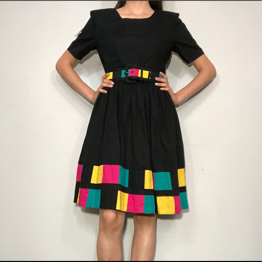‼️❗️SOLD❗️‼️1980s dress with color block details - Picture 1 of 6